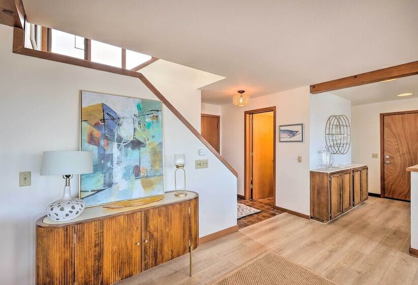 Oceanfront Ferndale Oasis W/ Fire Pit, Grill!