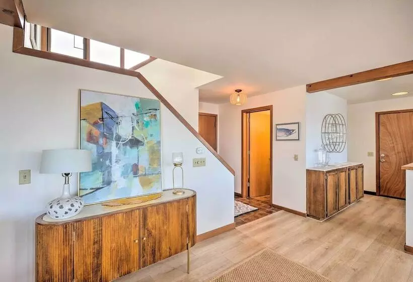 Oceanfront Ferndale Oasis W/ Fire Pit, Grill!