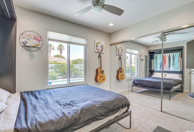 Palm Springs Pad W/ Outdoor Kitchen + Views!