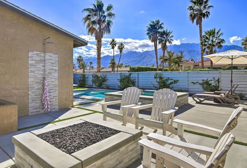 Palm Springs Pad W/ Outdoor Kitchen + Views!