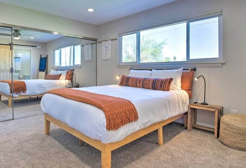 Palm Springs Pad W/ Outdoor Kitchen + Views!