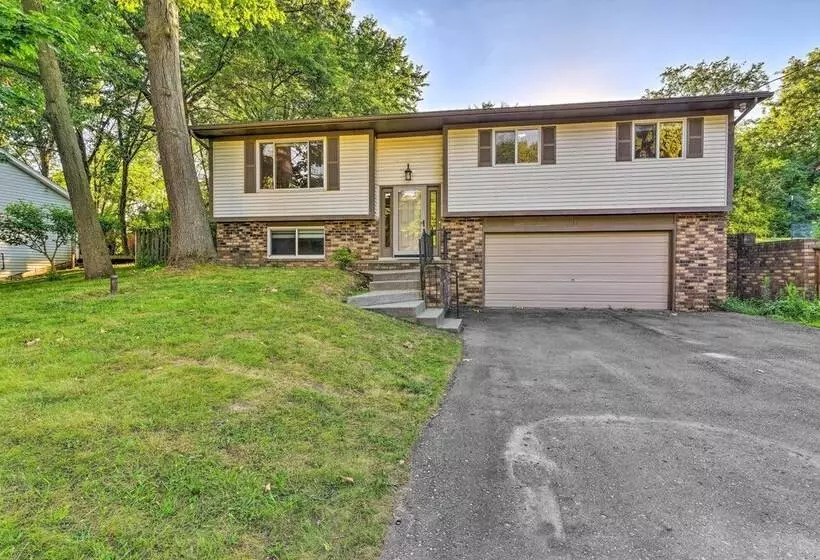 Pet Friendly Michigan Home: 5 Mi To State Park!