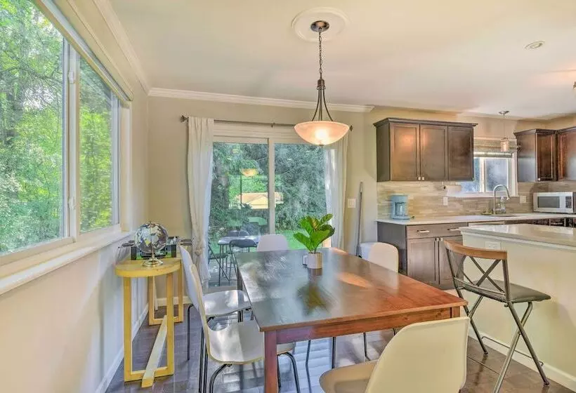 Pet Friendly Michigan Home: 5 Mi To State Park!