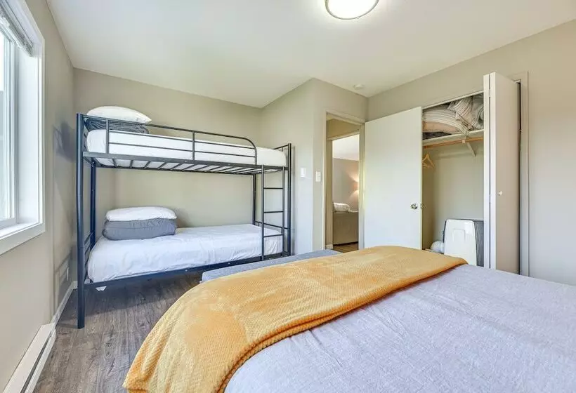 Pet Friendly Hoquiam Cottage W/ River Access!