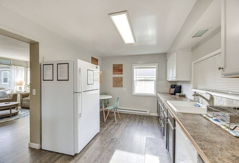 Pet Friendly Hoquiam Cottage W/ River Access!