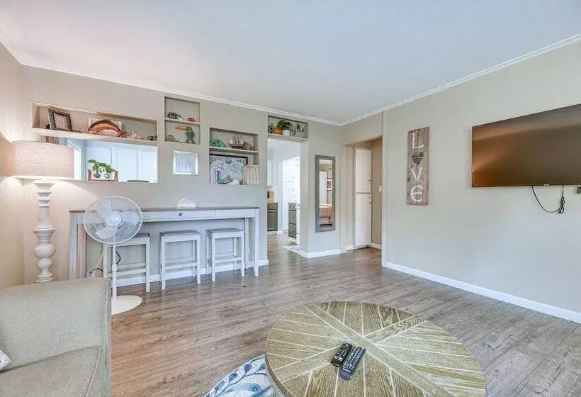 Pet Friendly Hoquiam Cottage W/ River Access!