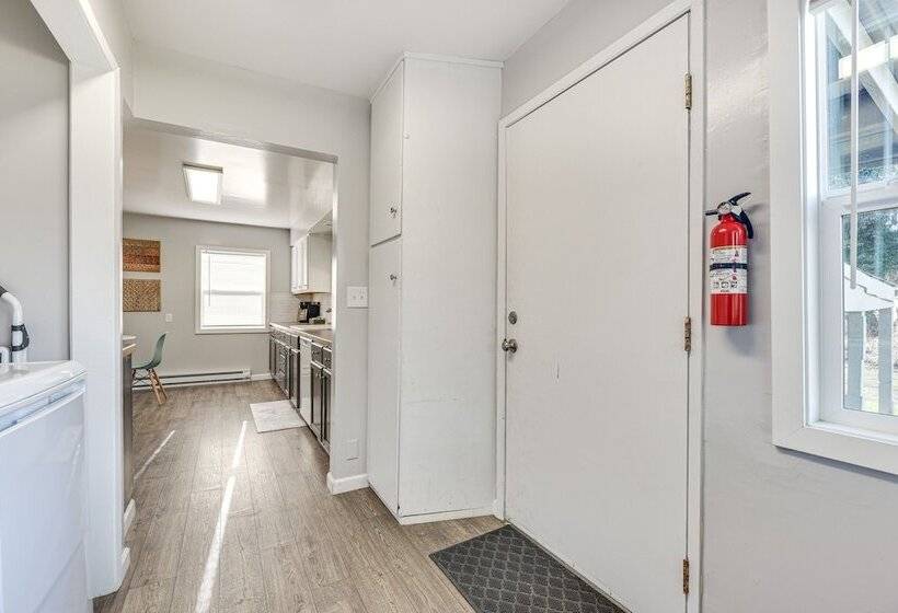 Pet Friendly Hoquiam Cottage W/ River Access!