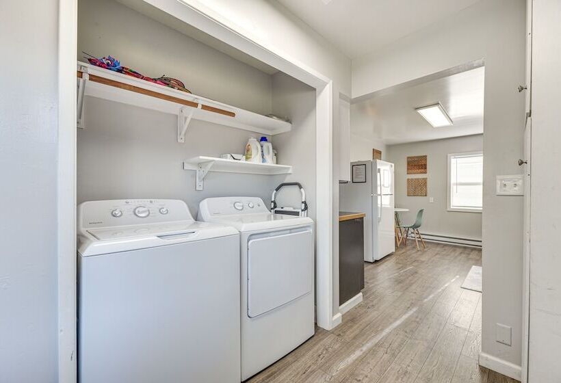 Pet Friendly Hoquiam Cottage W/ River Access!