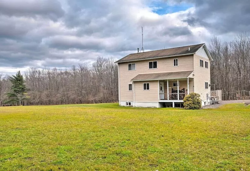 Private Hot Tub & Fireplace: Poconos Home!