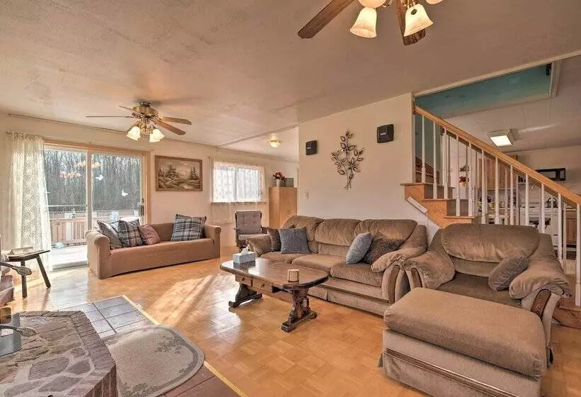 Private Hot Tub & Fireplace: Poconos Home!