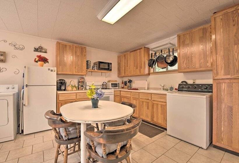 Private Hot Tub & Fireplace: Poconos Home!