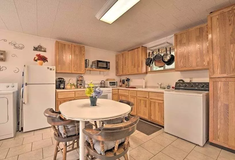 Private Hot Tub & Fireplace: Poconos Home!