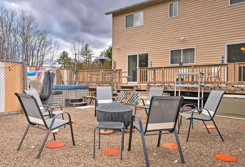 Private Hot Tub & Fireplace: Poconos Home!