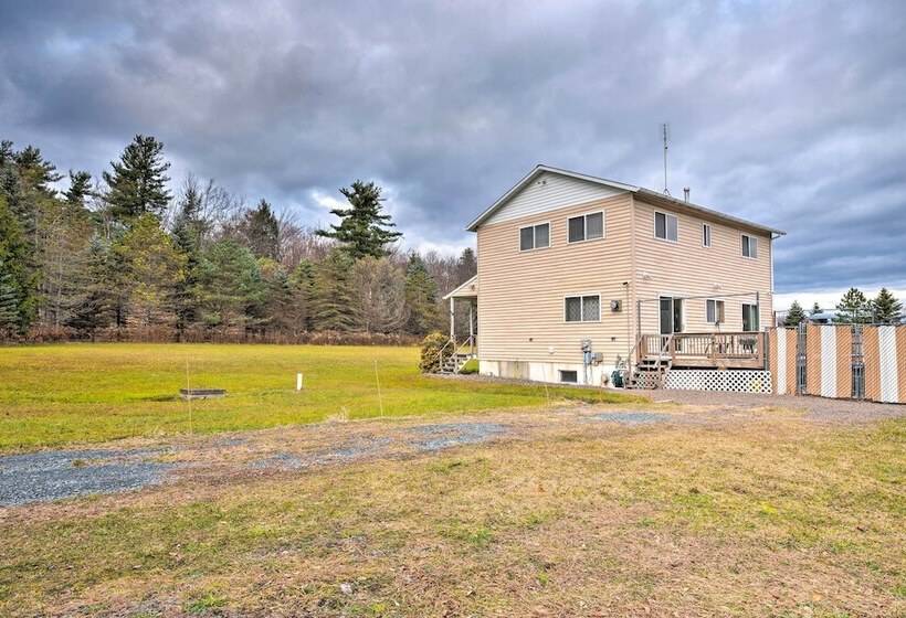 Private Hot Tub & Fireplace: Poconos Home!