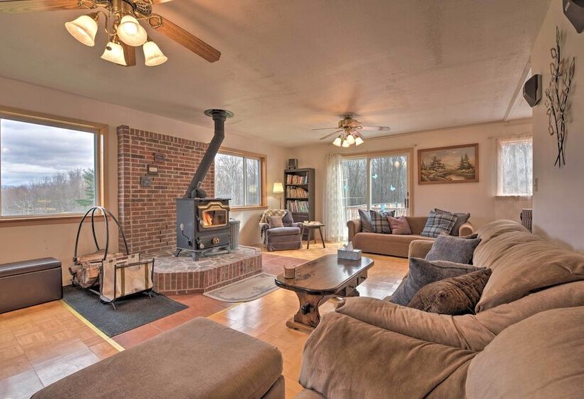 Private Hot Tub & Fireplace: Poconos Home!