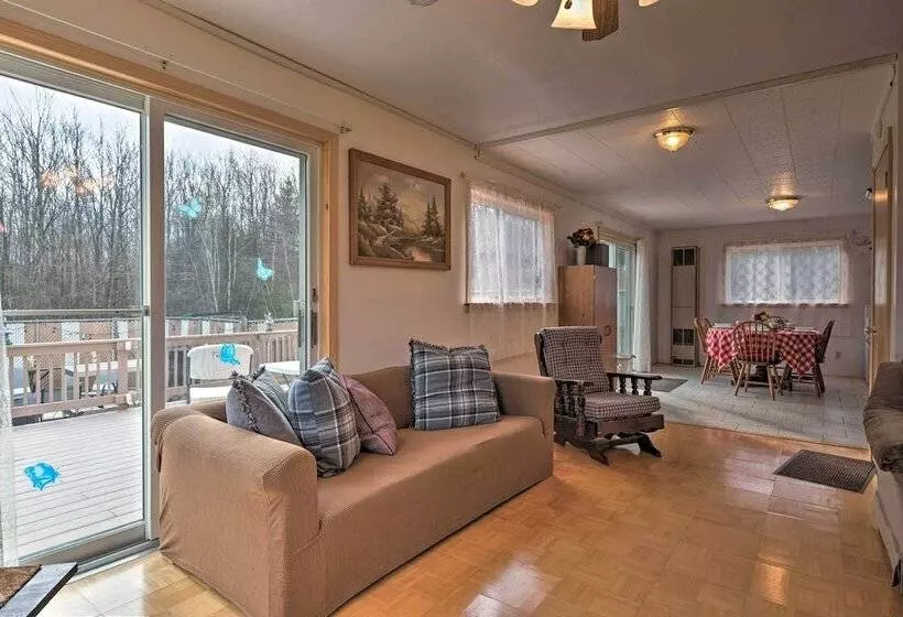 Private Hot Tub & Fireplace: Poconos Home!