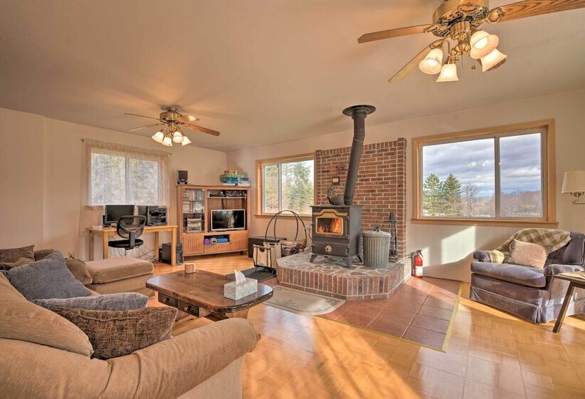 Private Hot Tub & Fireplace: Poconos Home!