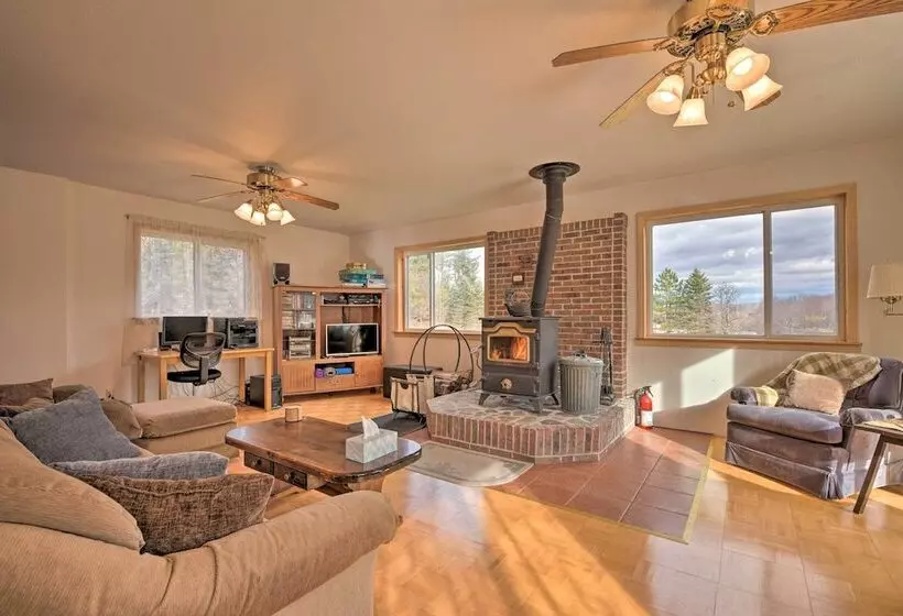 Private Hot Tub & Fireplace: Poconos Home!