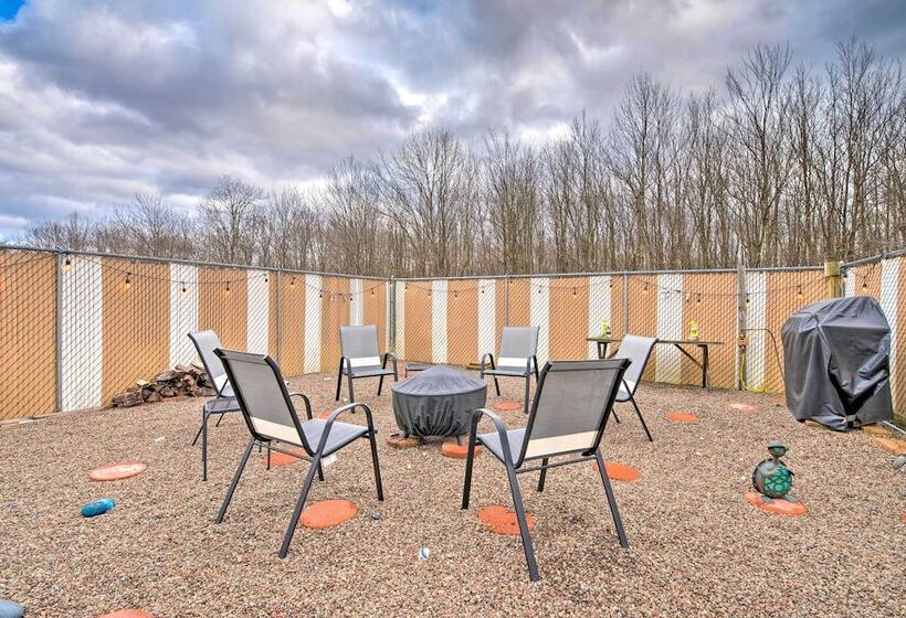 Private Hot Tub & Fireplace: Poconos Home!