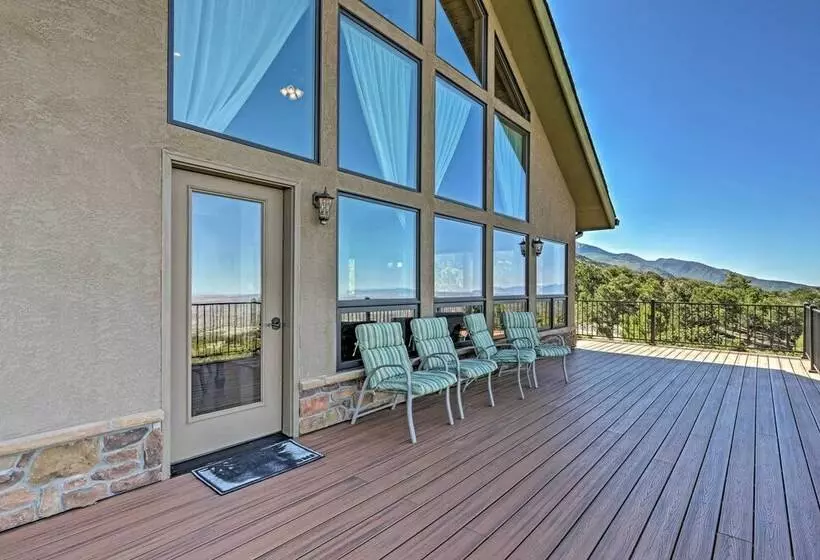 Private Hilltop Home W/ Expansive View & Grill!