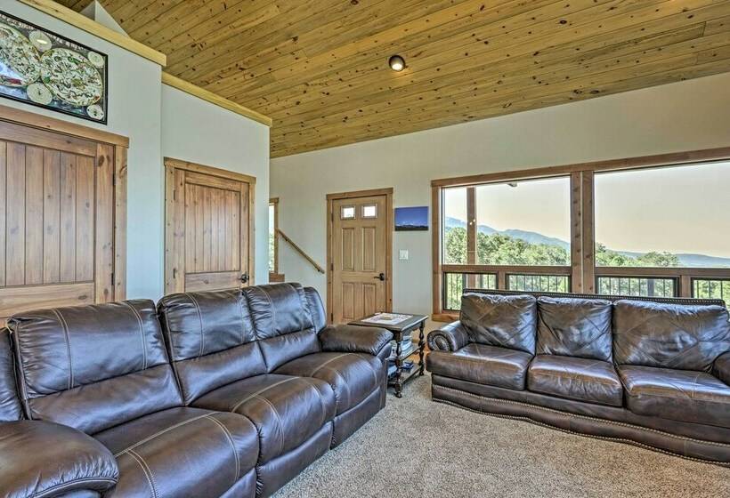 Private Hilltop Home W/ Expansive View & Grill!