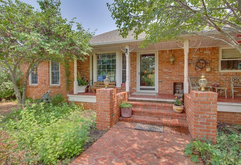 Red Bluff Inn & Retreat W/ Entire Ranch On Lake!