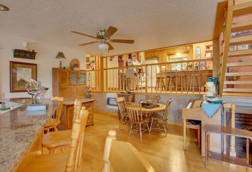 Red Bluff Inn & Retreat W/ Entire Ranch On Lake!