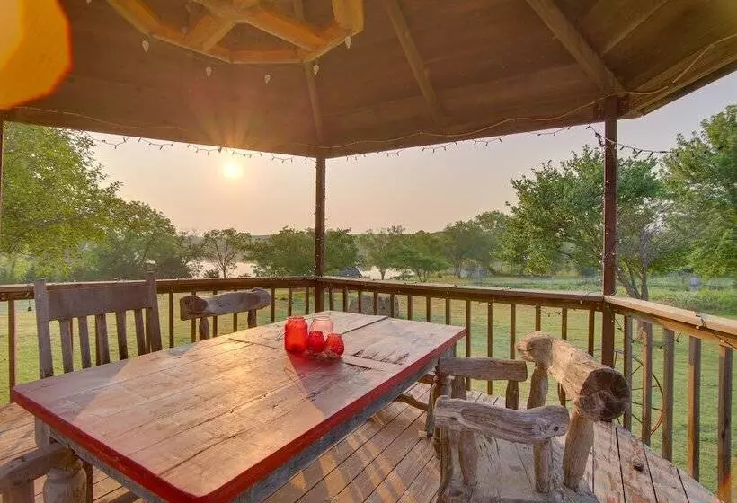 Red Bluff Inn & Retreat W/ Entire Ranch On Lake!