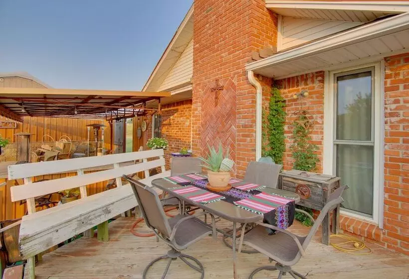 Red Bluff Inn & Retreat W/ Entire Ranch On Lake!