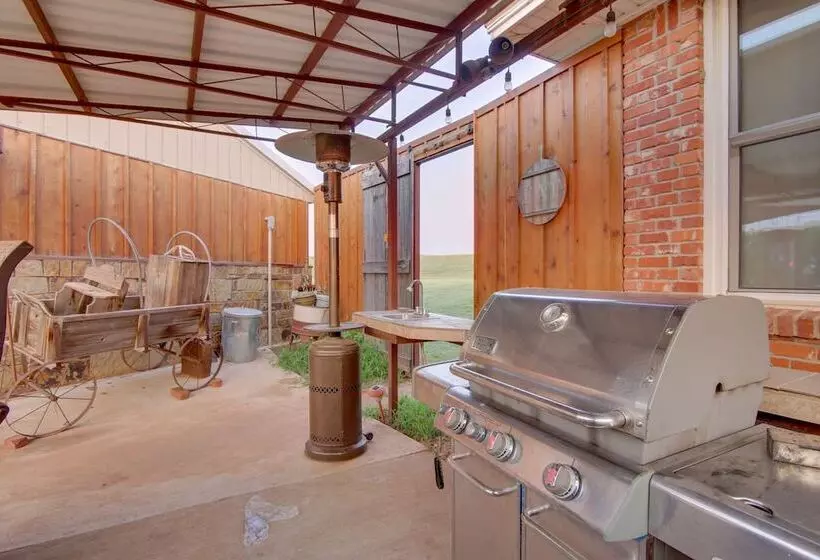 Red Bluff Inn & Retreat W/ Entire Ranch On Lake!