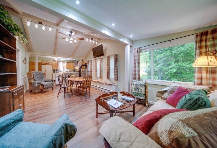 Riverfront Geneva Cottage On Grand River!