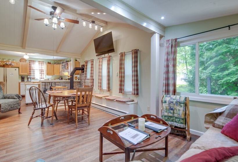 Riverfront Geneva Cottage On Grand River!