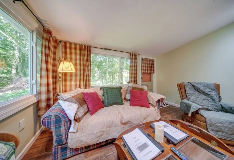 Riverfront Geneva Cottage On Grand River!