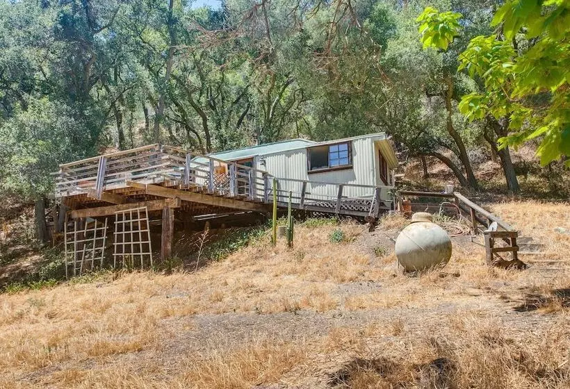 Topanga Canyon Rustic Treetop Trailer On 16 Acres!