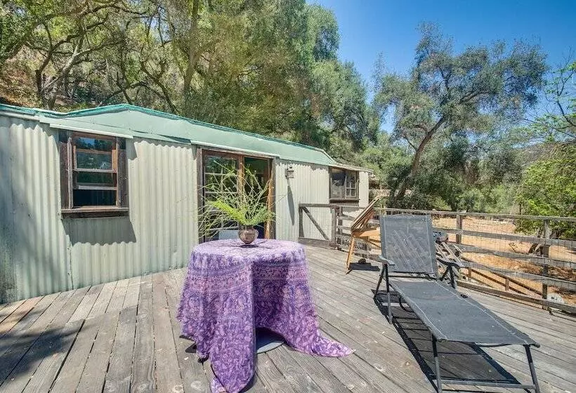 Topanga Canyon Rustic Treetop Trailer On 16 Acres!