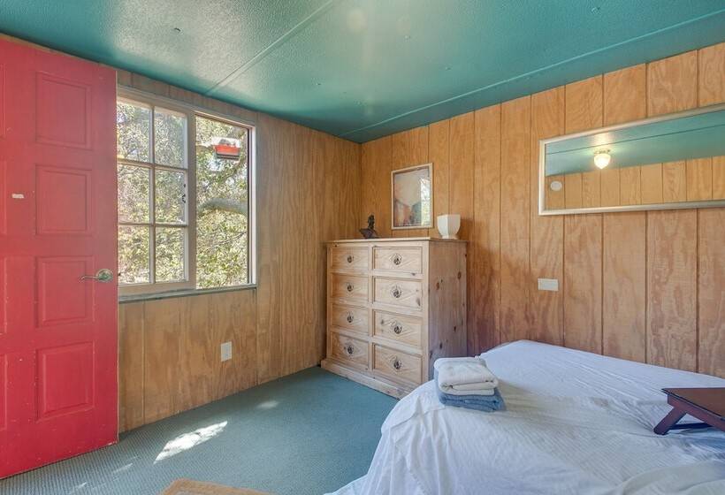 Topanga Canyon Rustic Treetop Trailer On 16 Acres!