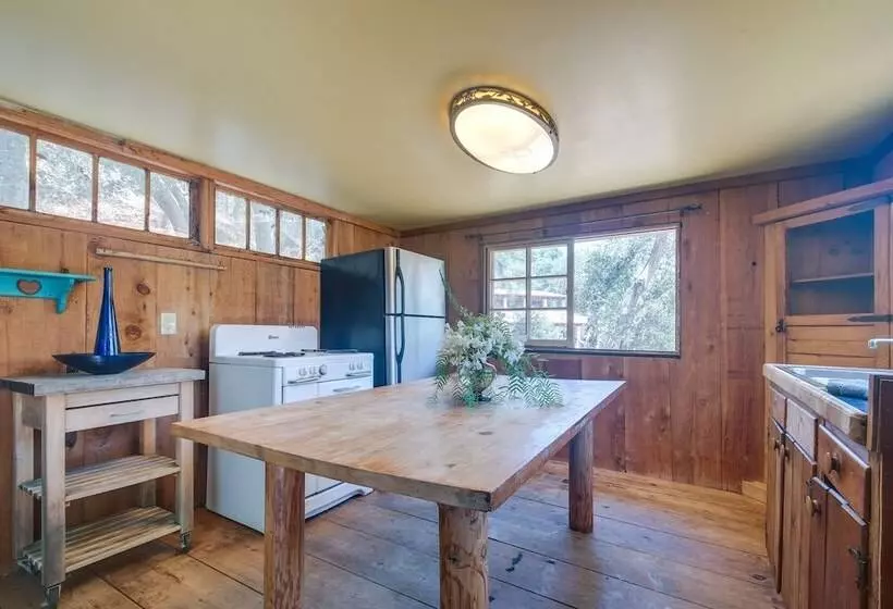 Topanga Canyon Rustic Treetop Trailer On 16 Acres!