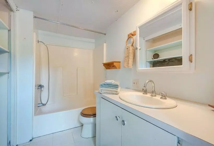 Topanga Canyon Rustic Treetop Trailer On 16 Acres!