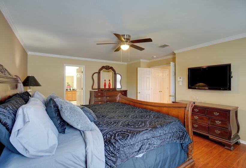 San Antonio Home W/ Pool Access: Near Lackland Afb