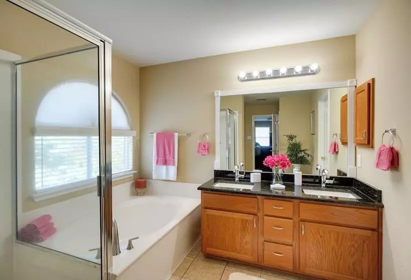 San Antonio Home W/ Pool Access: Near Lackland Afb