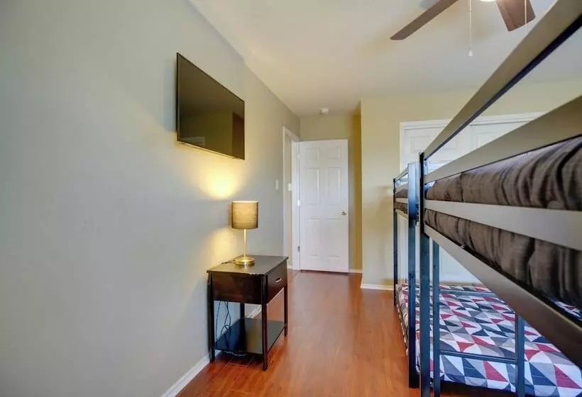 San Antonio Home W/ Pool Access: Near Lackland Afb