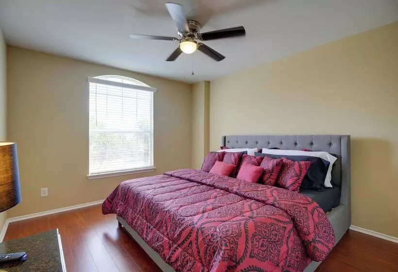 San Antonio Home W/ Pool Access: Near Lackland Afb