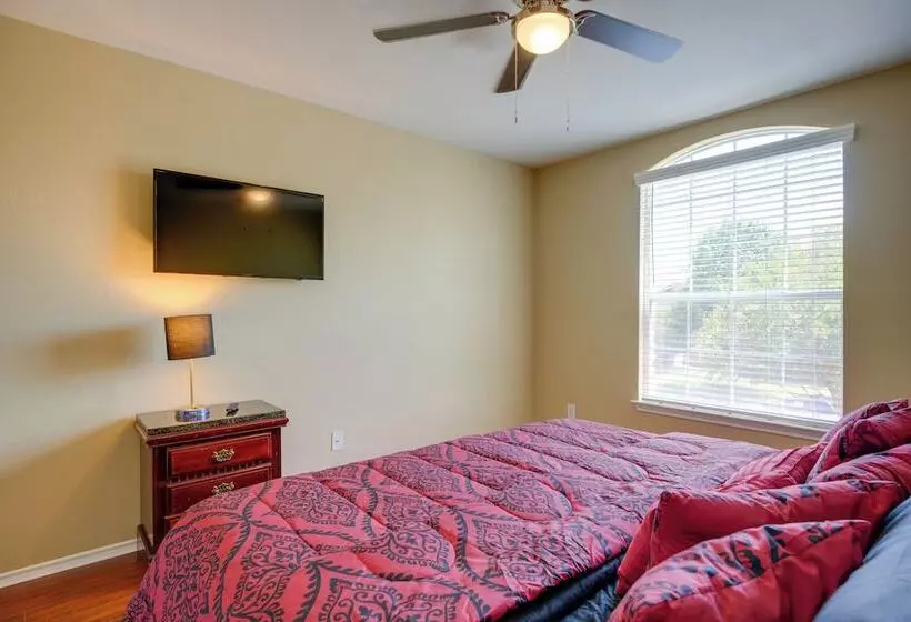 San Antonio Home W/ Pool Access: Near Lackland Afb