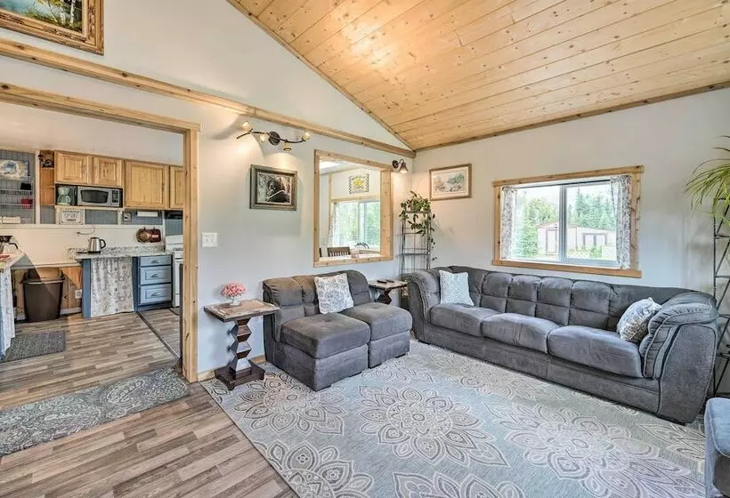 Secluded Kenai Peninsula Cottage In Ninilchik