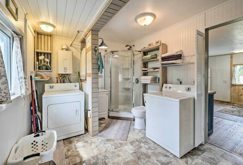 Secluded Kenai Peninsula Cottage In Ninilchik