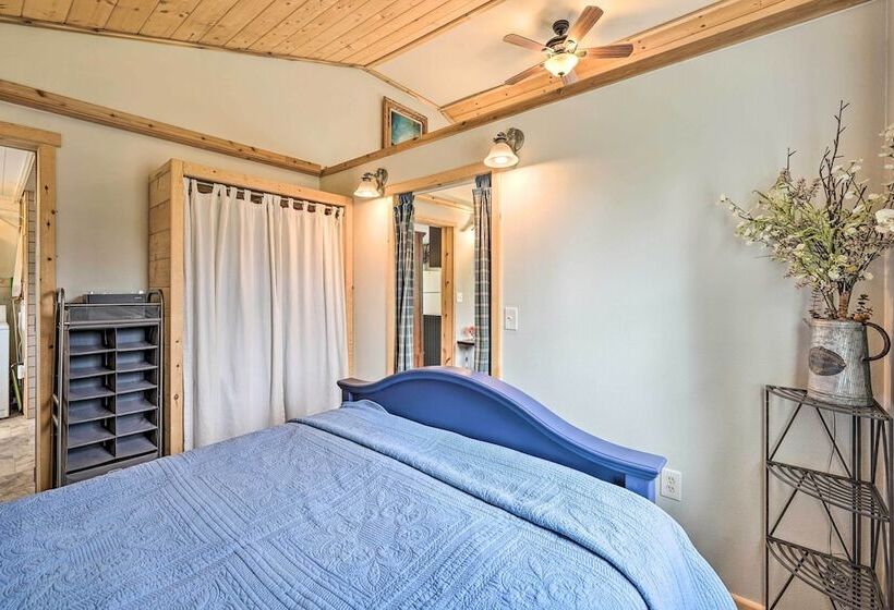 Secluded Kenai Peninsula Cottage In Ninilchik