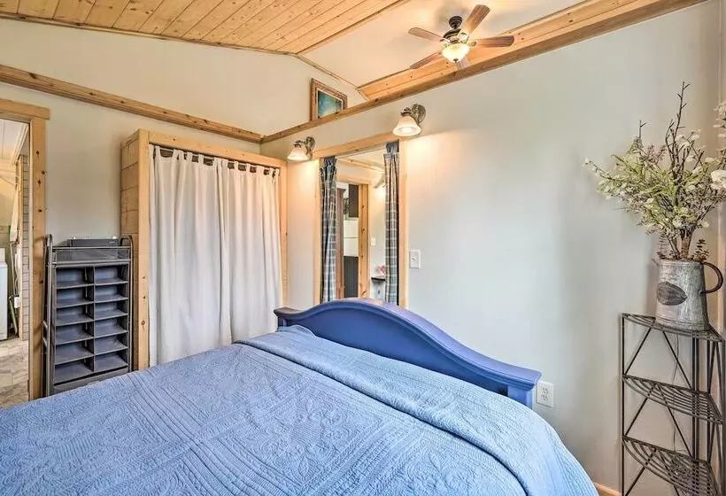 Secluded Kenai Peninsula Cottage In Ninilchik