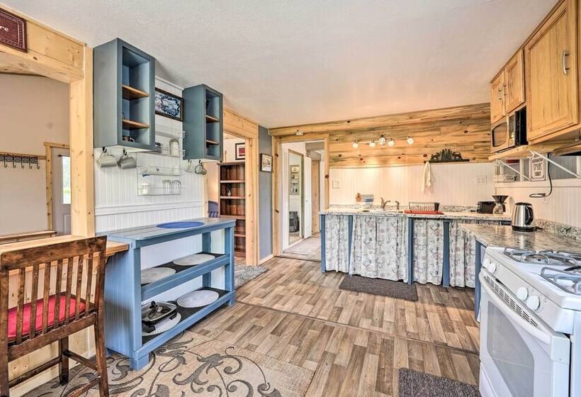 Secluded Kenai Peninsula Cottage In Ninilchik