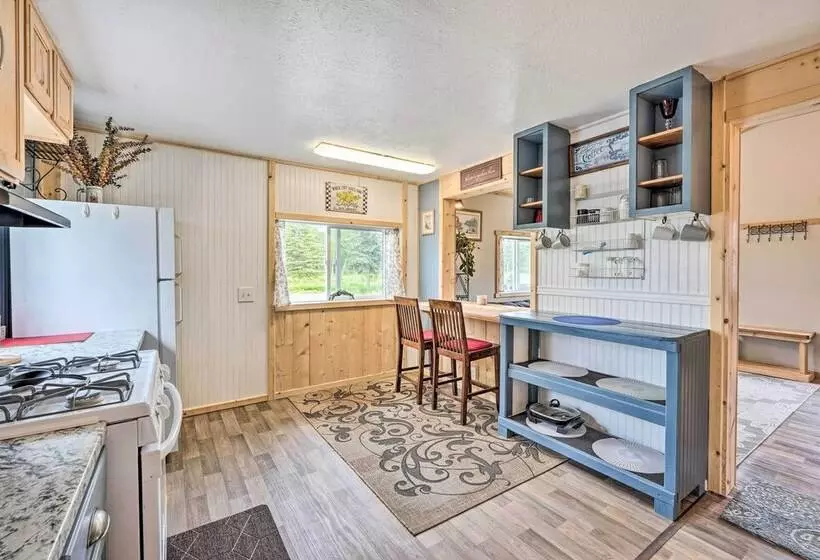 Secluded Kenai Peninsula Cottage In Ninilchik