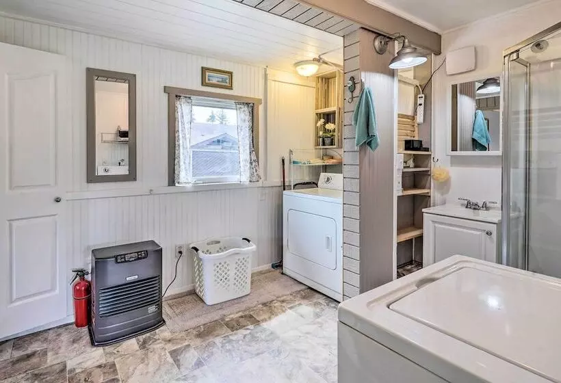 Secluded Kenai Peninsula Cottage In Ninilchik